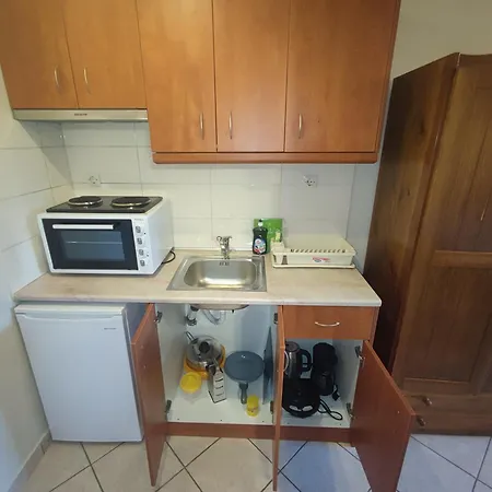 Christianna Apartment *